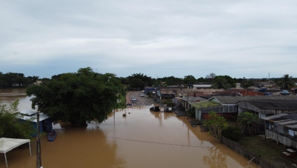 Cheia do Rio Acre desabriga quase 300 pessoas em Rio Branco